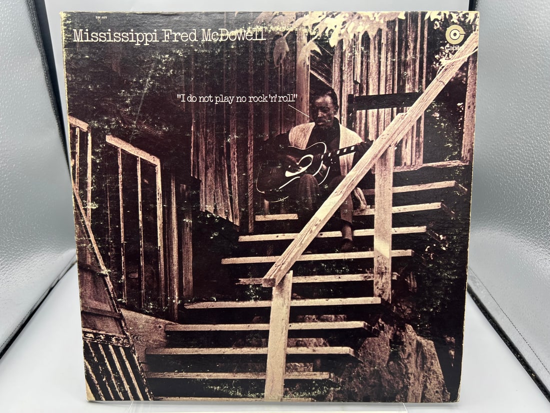 Mississippi Fred McDowell: I Do Not Play No Rock 'N' Roll (1974) (1 of 5)