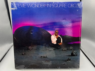 SEALED - Stevie Wonder: In Square Circle (1985), embossed cover, promo notch in cover