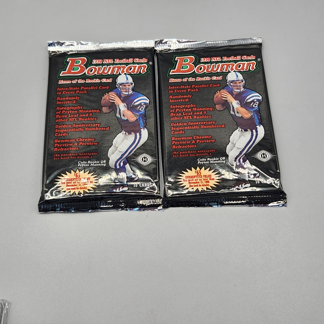 (2) 1998 Bowman Football Wax Packs - Manning/Moss Rookie Year: (2) 1998 Bowman Football Wax Packs - Manning/Moss Rookie Year