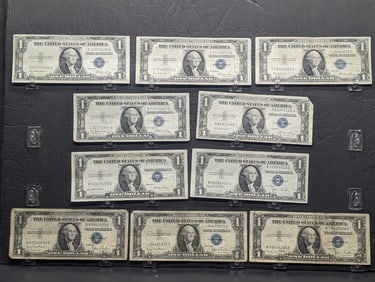 Lot of Ten Various 1935 Series $1.00 Silver Certificates, (4) 1935-D, (6) 1935-E