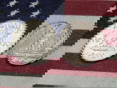 1942 Fiji 1 Silver Shilling & 1927-R Italy 5 Silver Lire (2 PCS)