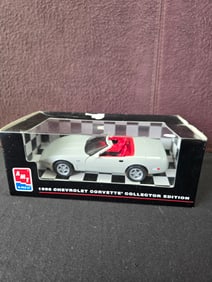NIB AMT Ertl 1996 Chevrolet Corvette Collector Edition 1:18 Scale