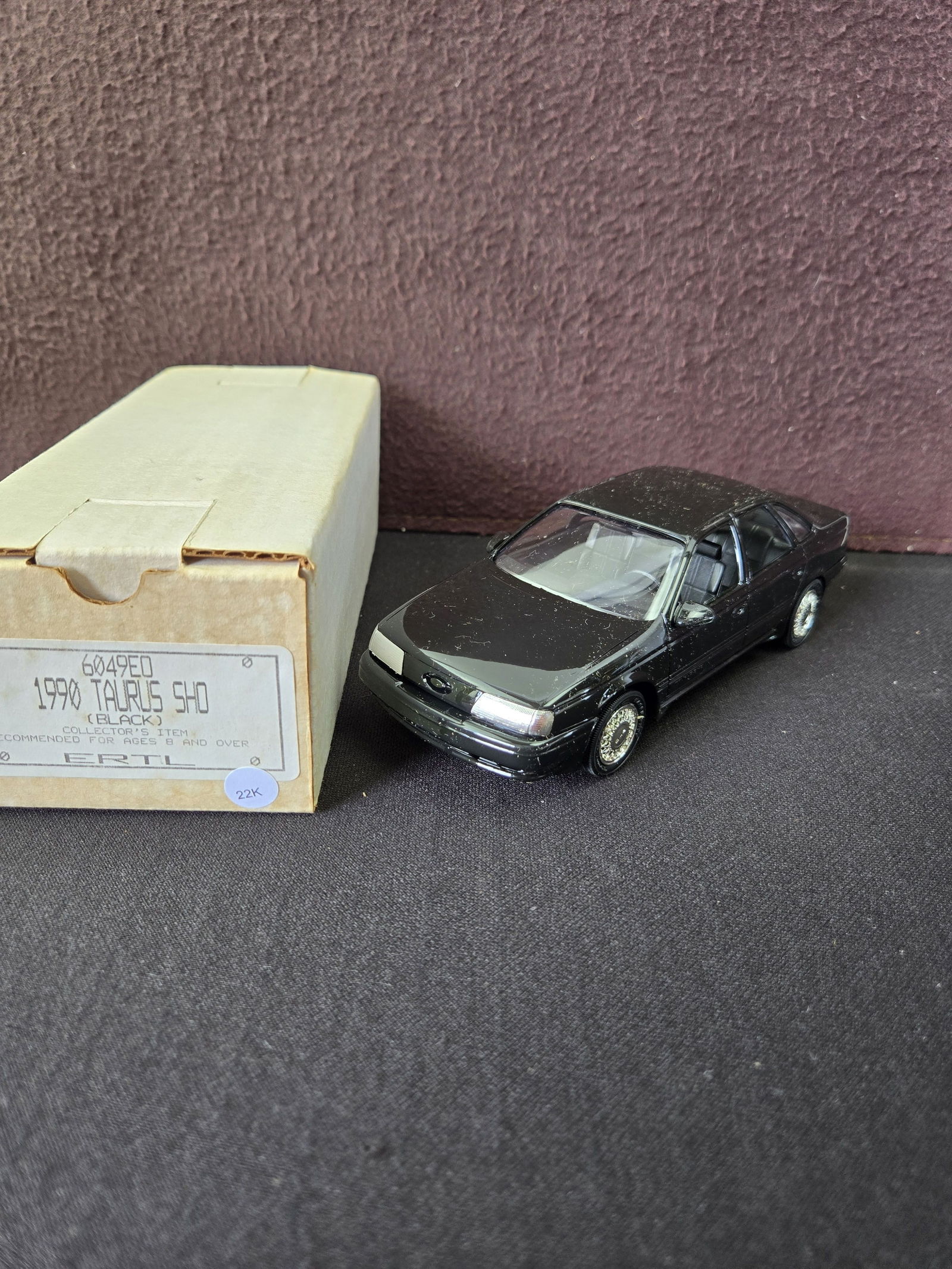 Ertl 1990 Ford Taurus Sho Black, Ford Promotional Car w/Box: Ertl 1990 Ford Taurus Sho Black, Ford Promotional Car w/Box