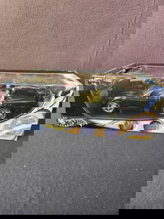NIB Hot Wheels  C6 Corvette 1:18 Scale slight damage to plastic on box: NIB Hot Wheels C6 Corvette 1:18 Scale slight damage to plastic on box