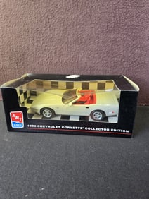 NIB AMT Ertl 1996 Chevrolet Corvette Collector Edition some damage on box