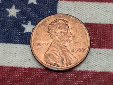 1988 Off Center-Top Right, Lincoln Memorial Cent