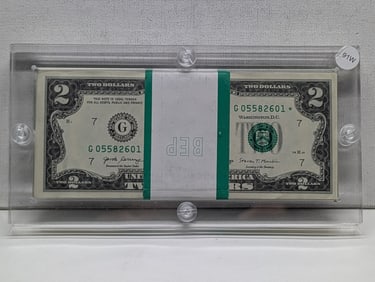 Lot of 100 UNC 2017-A $2 Star Notes in Consecutive Order in enclosed plastic case. Face Value $200
