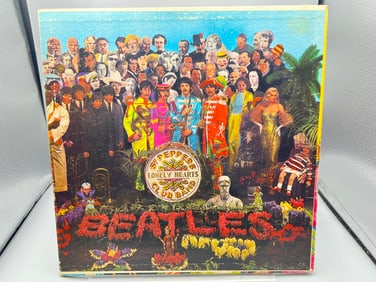 1967 The Beatles Sgt. Pepper's Lonely Hearts Club Band Vinyl Album - MAS-2653