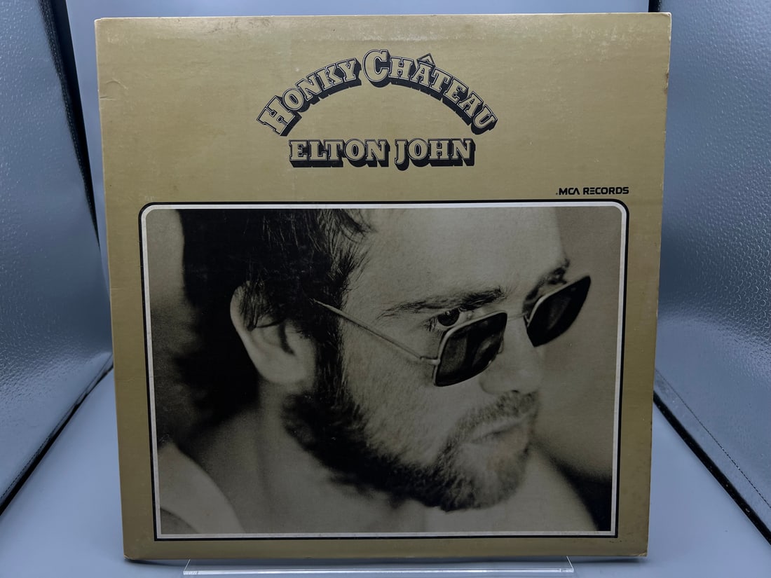 1973 Elton John Honky Chateau Reissue Vinyl Album - MCA-2017: 1973 Elton John Honky Chateau Reissue Vinyl Album - MCA-2017 - Records have not been tested by auction house for play quality. All items sold as is.
