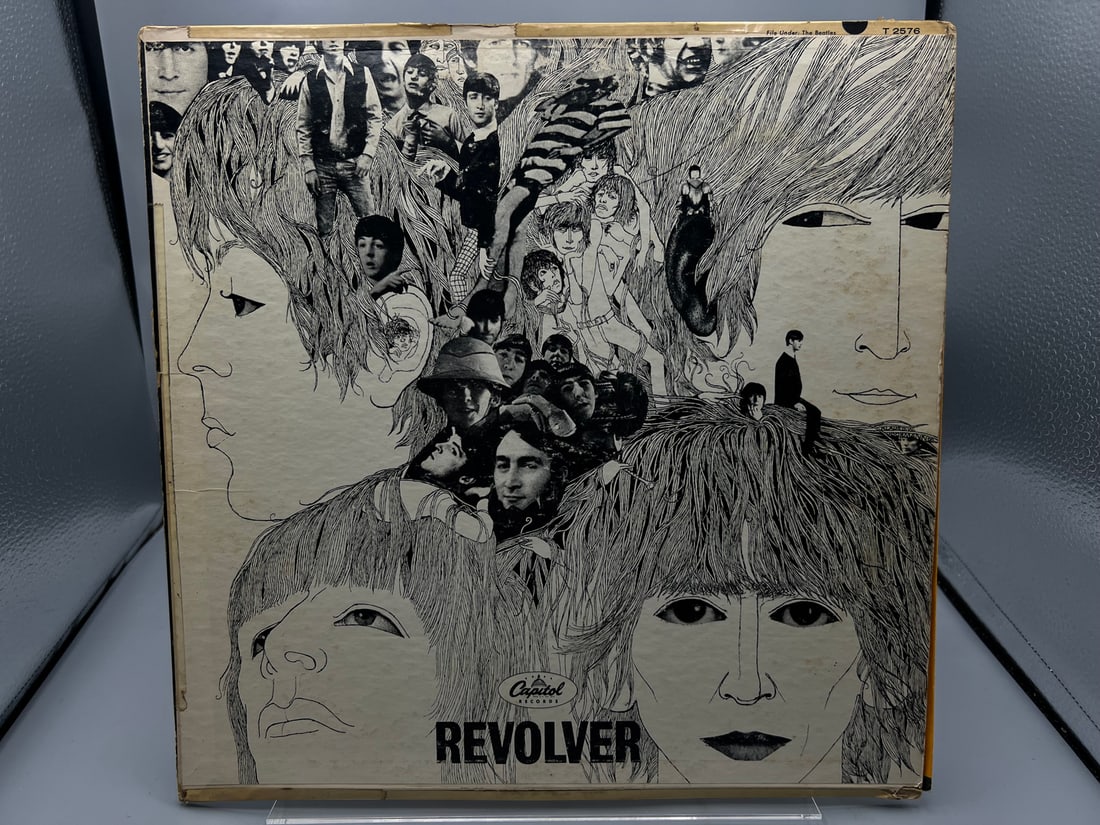 1966 The Beatles Revolver Vinyl Album - ST-2576: 1966 The Beatles Revolver Vinyl Album - ST-2576 - Records have not been tested by auction house for play quality. All items sold as is.