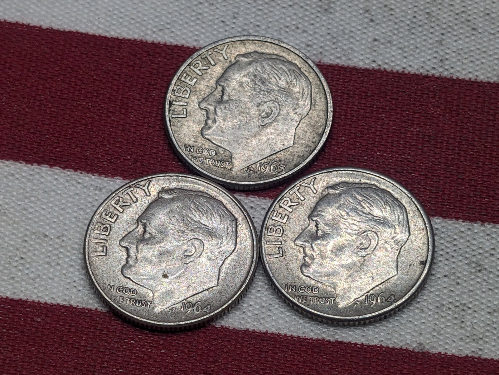 (3) Roosevelt Dimes 1964-P, D, 1963-D: (3) Roosevelt Dimes 1964-P, D, 1963-D