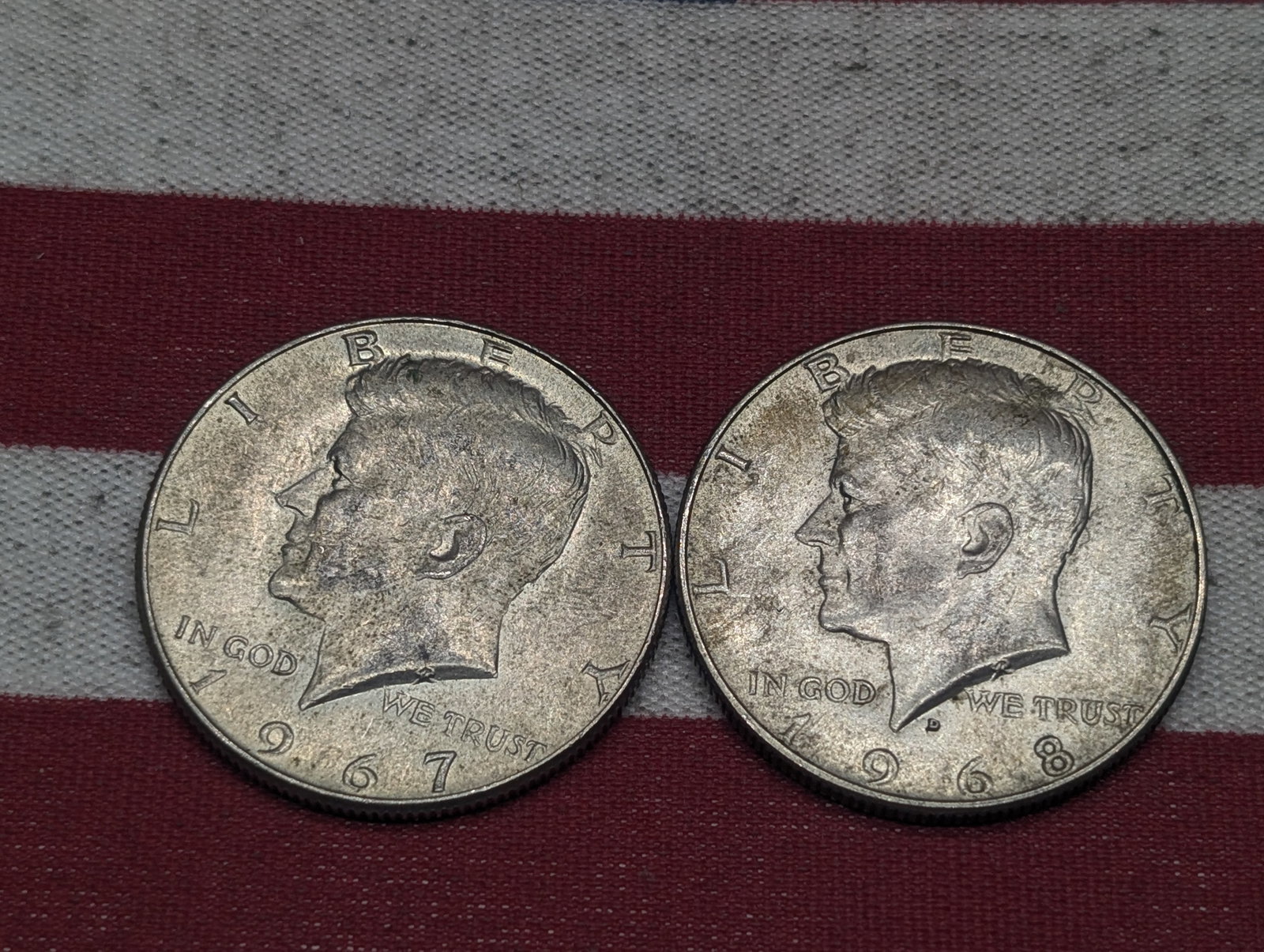 (2) Kennedy Half Dollars 1967, 1968-D: (2) Kennedy Half Dollars 1967, 1968-D