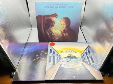 Lot of (3) The Moody Blues Vinyl Albums - Varying Conditions