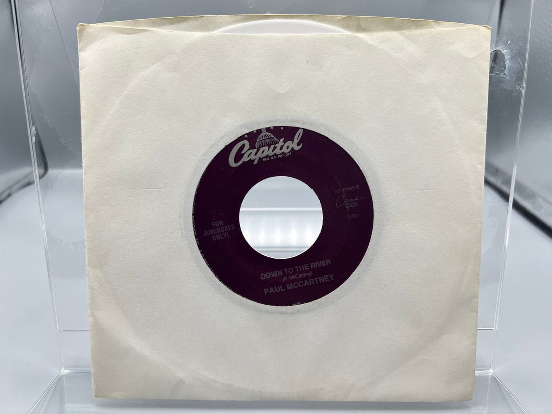 1993 Paul McCartney Down To The River/C'mon People Jukebox Only White 45 RPM Record - S7-17489: 1993 Paul McCartney Down To The River/C'mon People Jukebox Only White 45 RPM Record - S7-17489 - Records are untested by auction house for play quality. All items are sold as is.