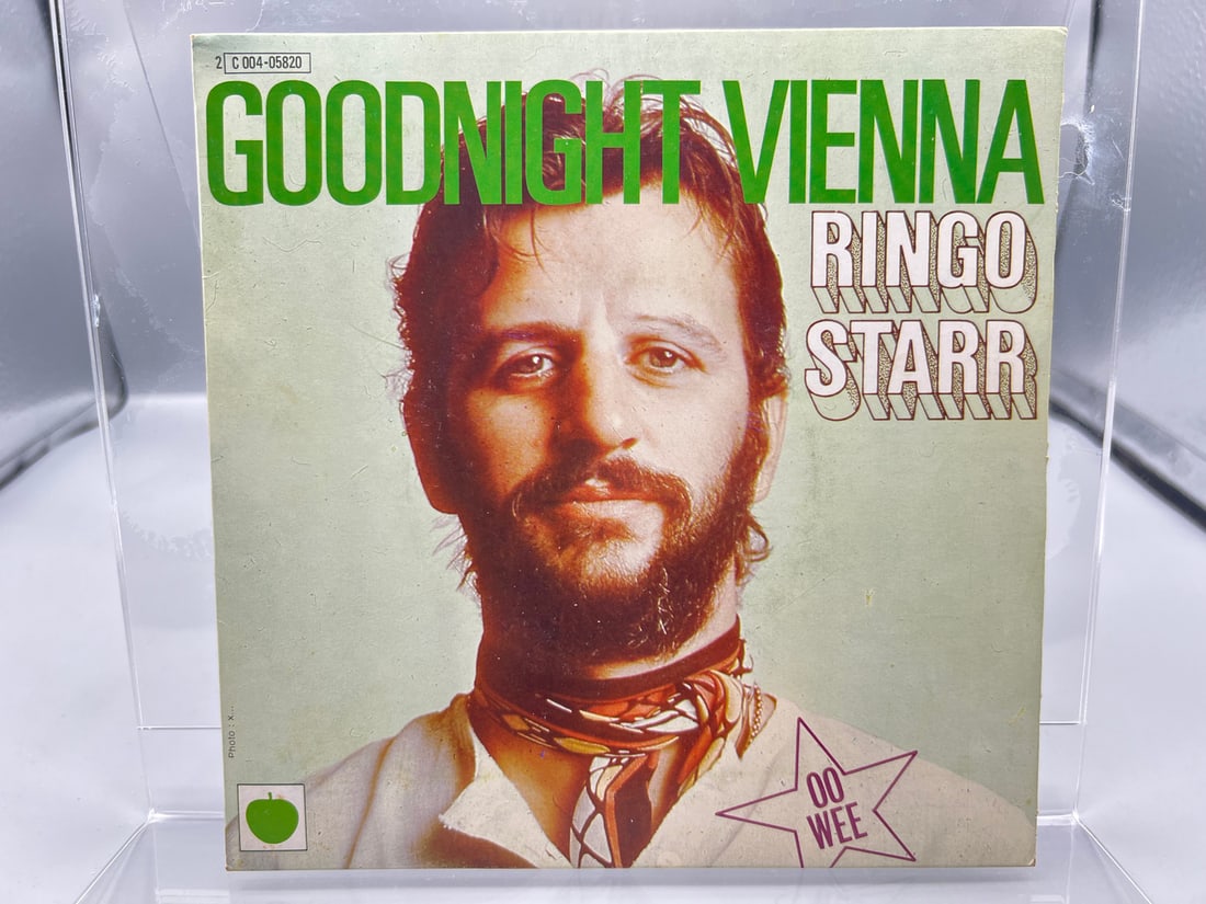 1975 Ringo Starr Goodnight Vienna/Oo-Wee France Release 45 RPM Record W/ Picture Sleeve - 2C: 1975 Ringo Starr Goodnight Vienna/Oo-Wee France Release 45 RPM Record W/ Picture Sleeve - 2C 004-05.820 - Records are untested by auction house for play quality. All items are sold as is.