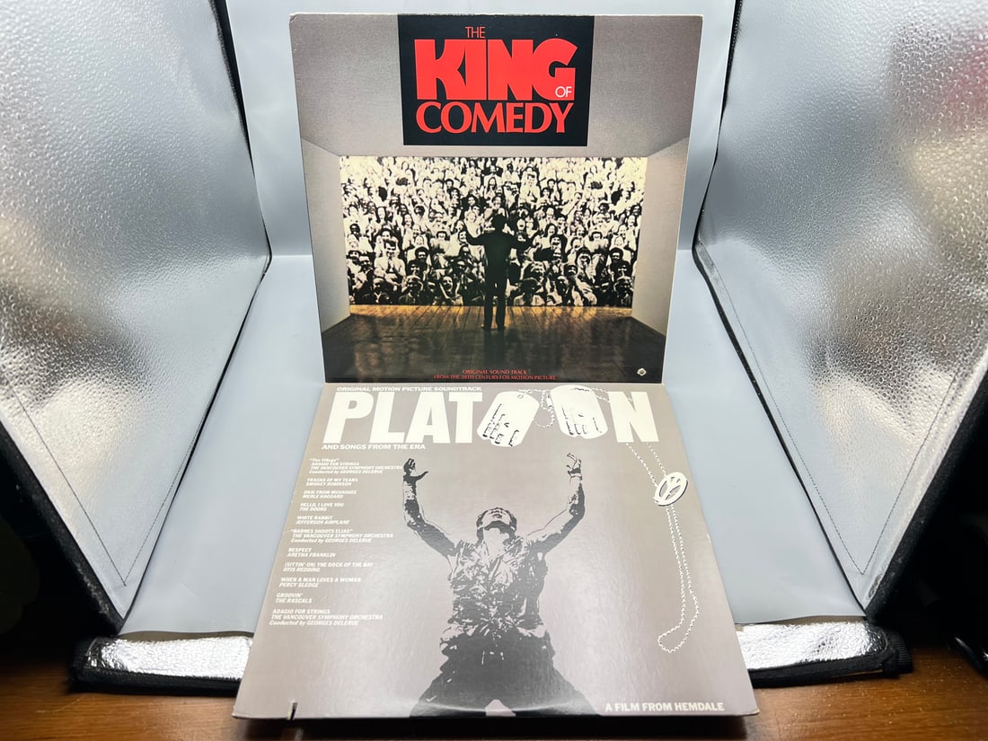 1983 The King of Comedy Soundtrack & 1987 Platoon Soundtrack Vinyl Albums - 81742-1 & 92 37651: 1983 The King of Comedy Soundtrack & 1987 Platoon Soundtrack Vinyl Albums - 81742-1 & 92 37651 - Records are untested by auction house for play quality. All items are sold as is.