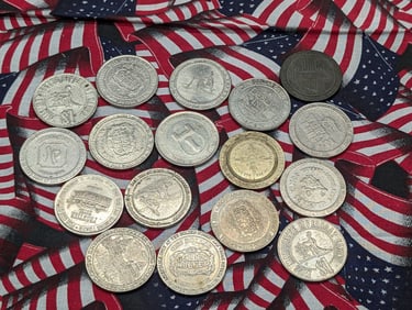 17 Pieces Vintage Casino/Slot Tokens.