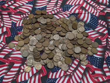 250 Mixed Lincoln Wheat Cents.