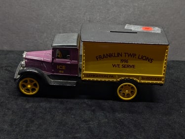 ERTL-1931 Hawkeye Collectors Metal Box Trucks Serial # 2496