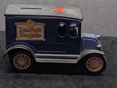 ERTL -1920 International Metal Del. Truck Collectors Serial #0081