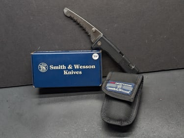Smith and Wesson SW911 First Response Knife 28634 00911 + sheath with belt clip, NIB