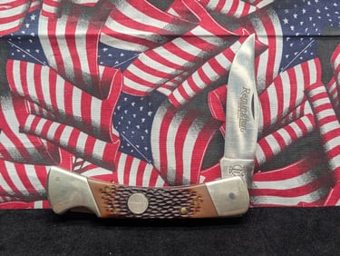 Remington UMC R9 Folding Hunter Knife, lock-back design, blade etched Remington Trade Mark, tang