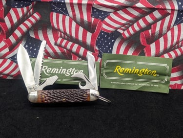 Remington UMC R4 Camp Knife w/Saw, Bottle Opener, Can Opener and 2 Blades
