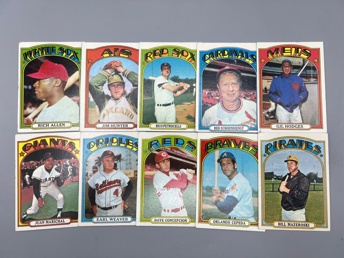 Lot of (10) 1972 Topps Baseball Cards W/ (1) High Number - Varying Conditions - Catfish Hunter, Gil (1 of 2)