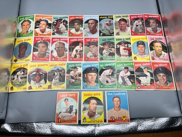 Lot of (30) 1958 & 1959 Topps Baseball Cards - Varying Conditions - (1) 1958 Topps Card