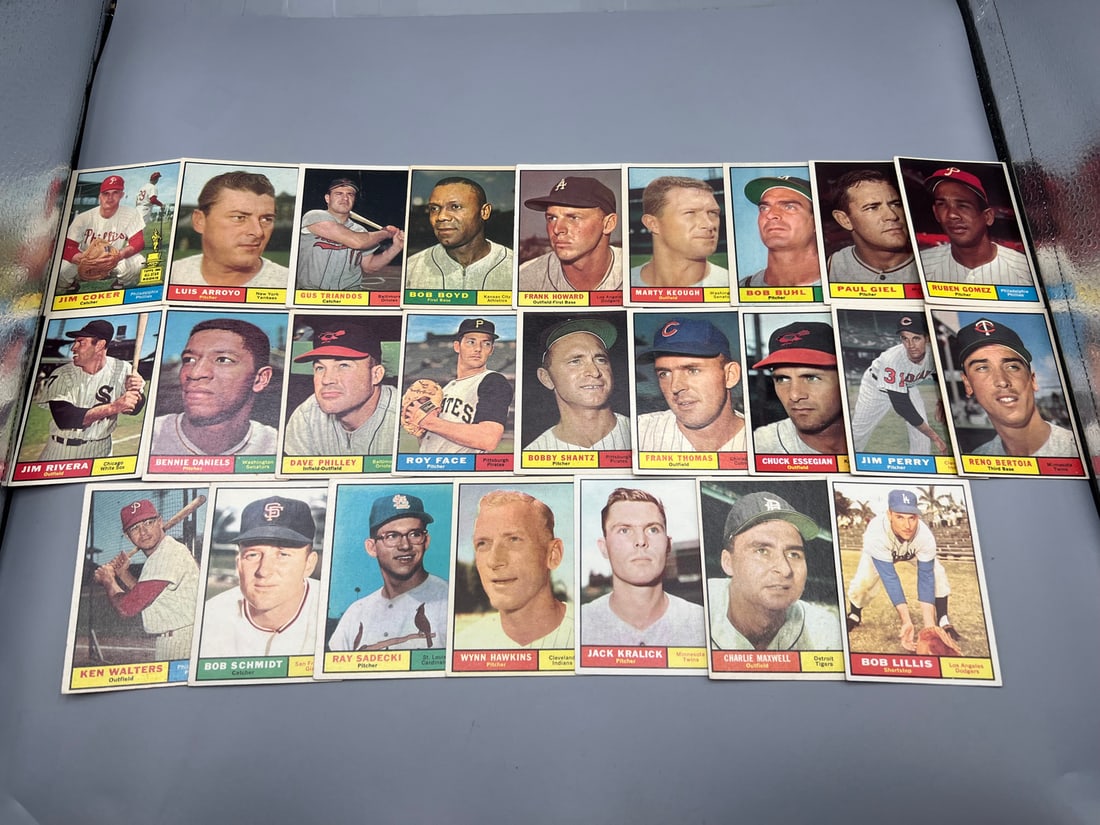 Lot of (25) 1961 Topps Baseball Cards W/ Stars - Varying Conditions (1 of 5)