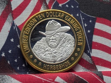 Limited Edition .999 FINE SILVER (Center) Horseshoe Casino $10 Gaming Token in Capsule .