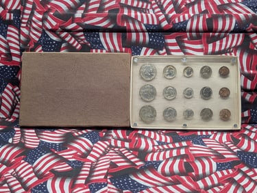 1954-P,D&S Uncirculated Coin Set in Display Case.