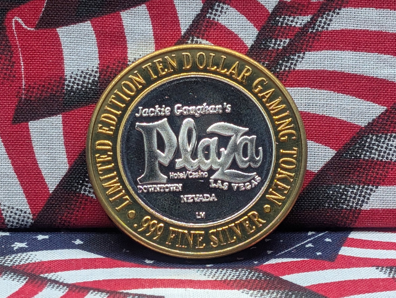 Limited Edition .999 FINE SILVER (Center) Union Plaza Casino $10 Gaming Token in Capsule .: Limited Edition .999 FINE SILVER (Center) Union Plaza Casino $10 Gaming Token in Capsule .