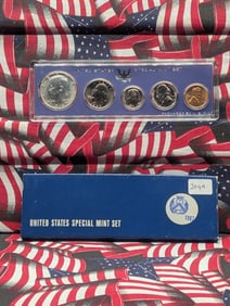 1967 Special Mint Set. Pristine coins with proof like surfaces. 40% silver Kennedy half.