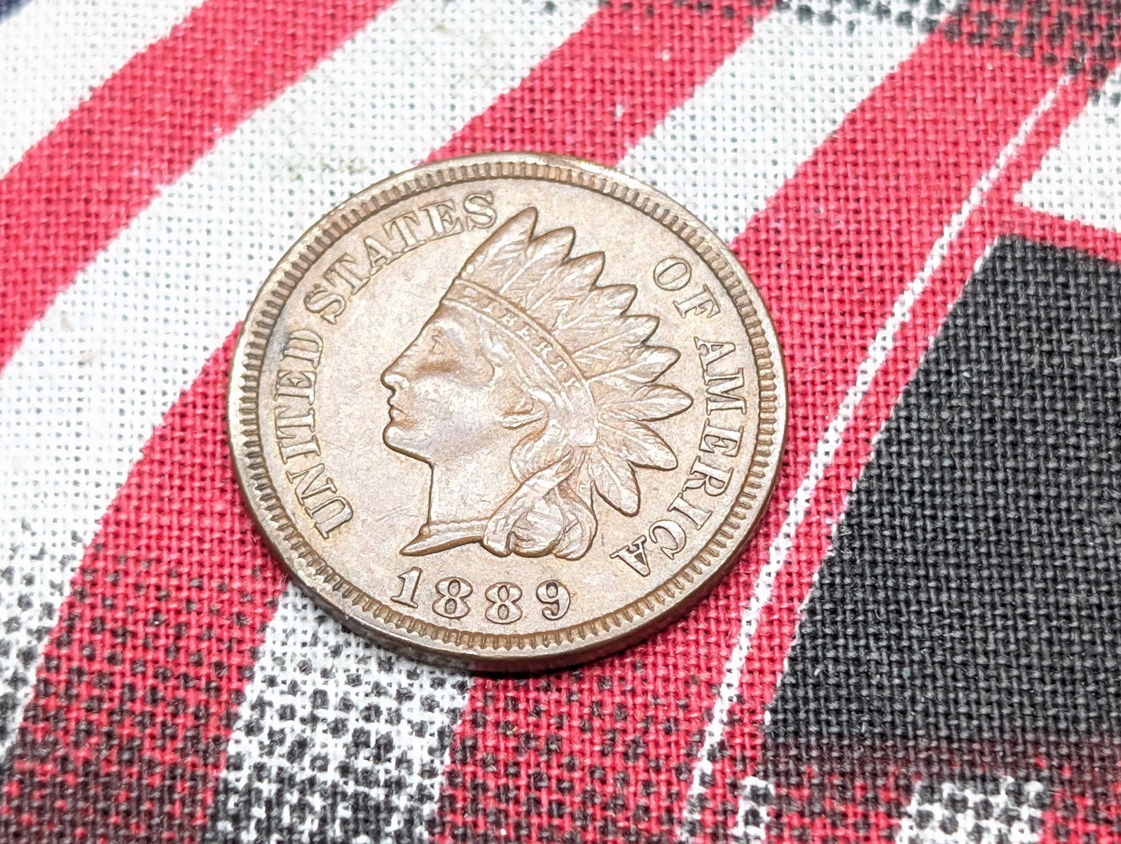 1889 Indian Head Cent *XF+*. (1 of 2)
