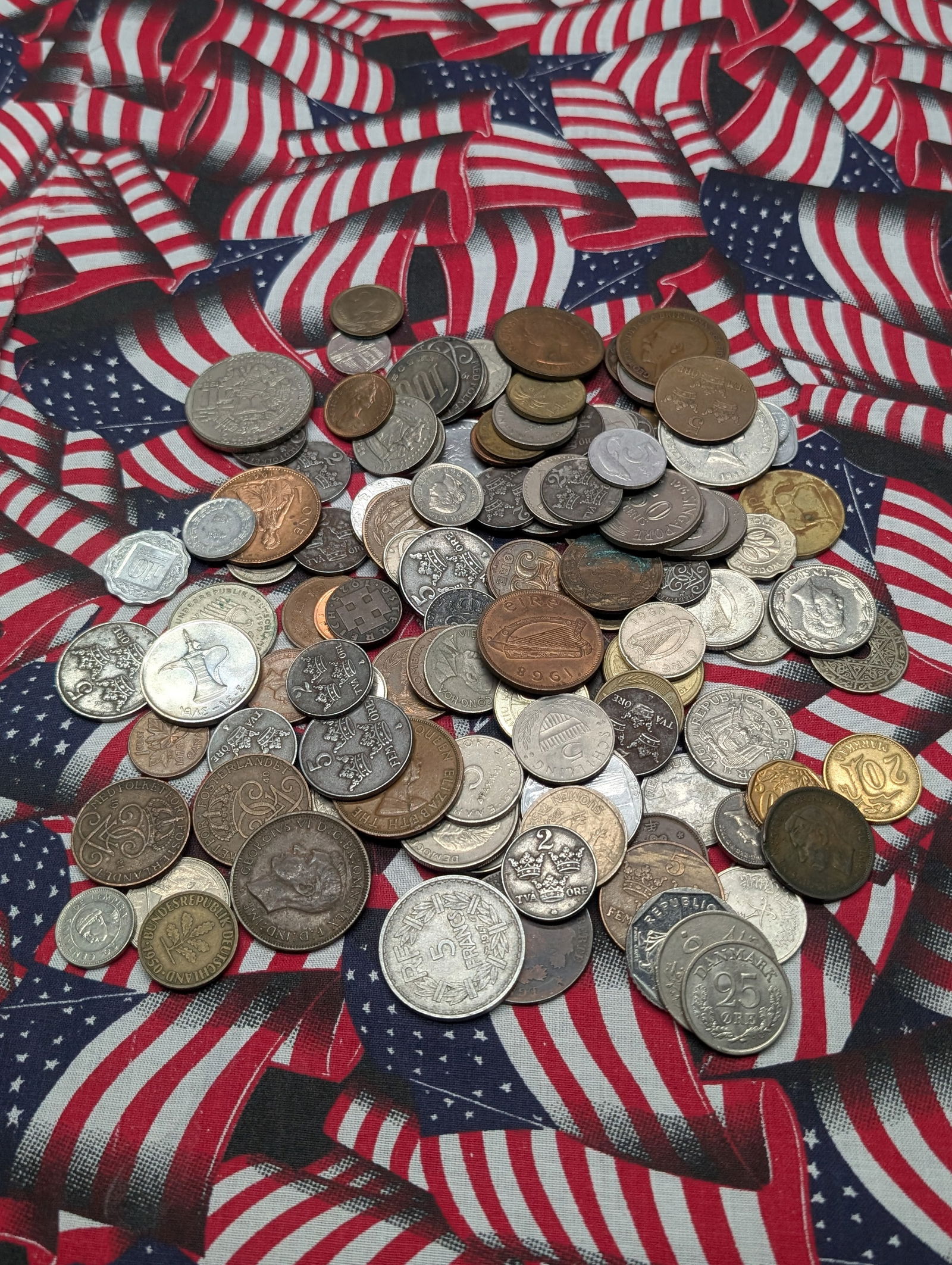 Bag of 1.5 Lbs. of Various Vintage & Modern World Coins. (1 of 6)