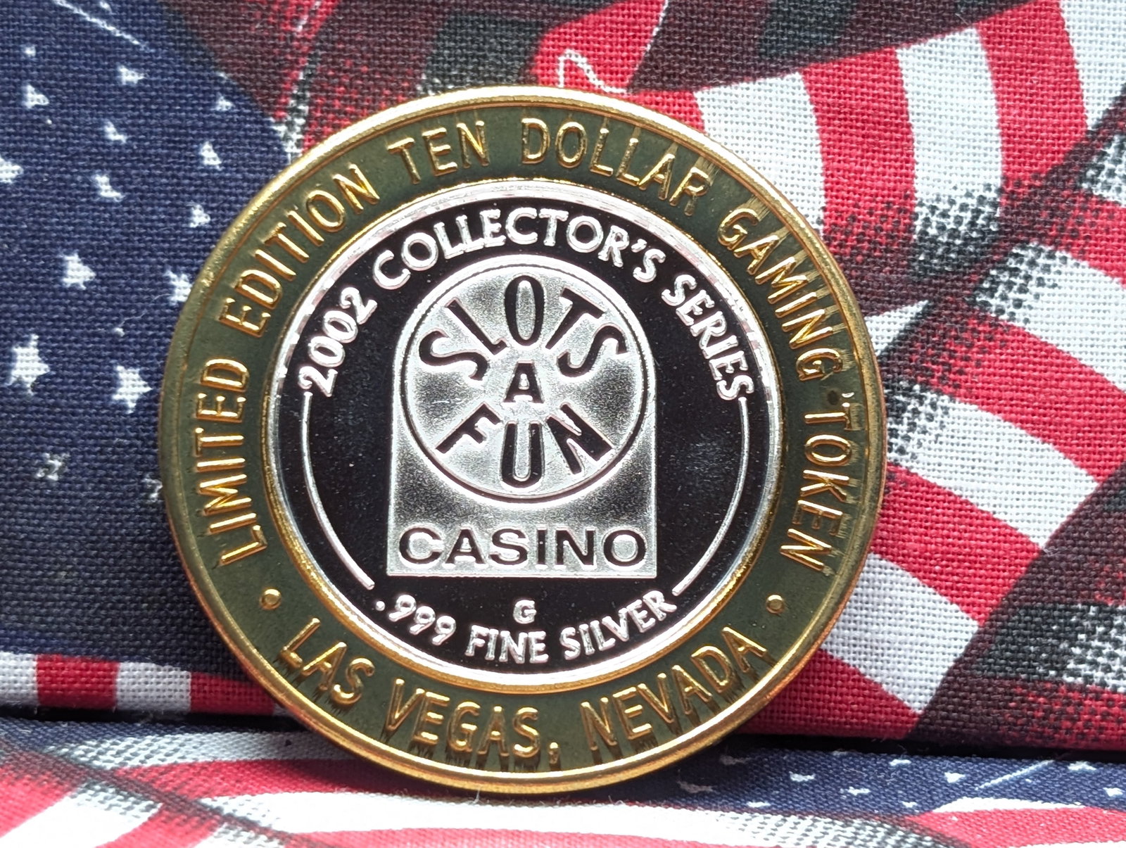 Limited Edition .999 FINE SILVER (Center) Slots-A-Fun Casino $10 Gaming Token in Capsule .: Limited Edition .999 FINE SILVER (Center) Slots-A-Fun Casino $10 Gaming Token in Capsule .