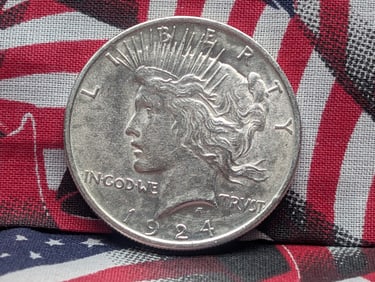 1924 Peace Dollar 90% Silver.