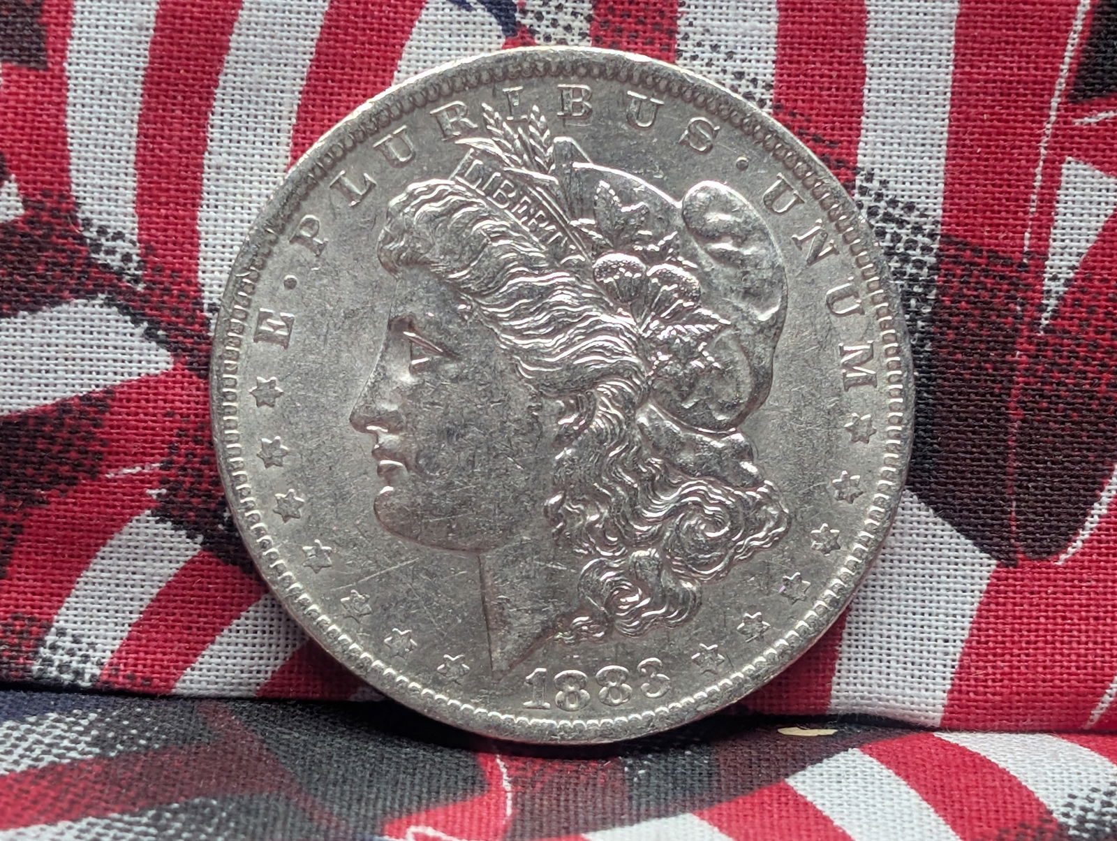 1883-O Morgan Dollar - Micro "O" - 90% Silver. Vam 4 (1 of 2)