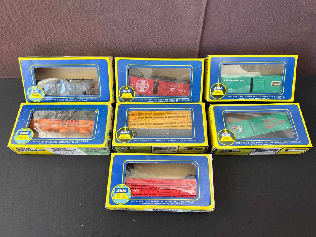 AHM HO Model Train Lot of 7 with boxes - unchecked for box accuracy or completeness (1 of 11)