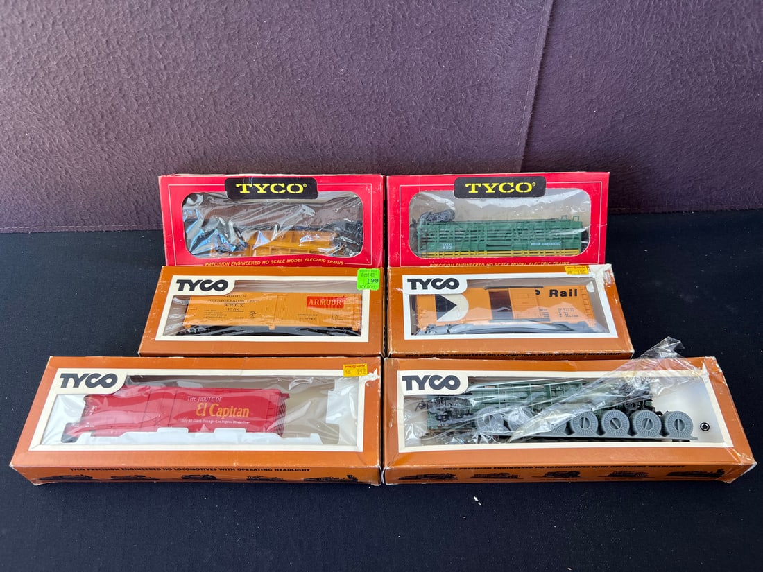 Tyco HO Model Train Lot of 6 with boxes - unchecked for box accuracy or completeness (1 of 10)
