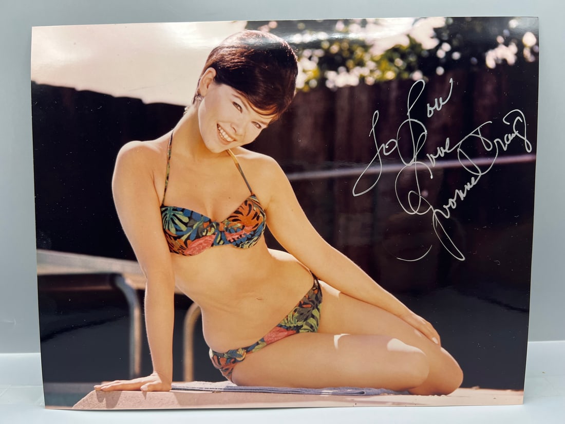 Yvonne Craig Autographed Picture - Batman "Batgirl": Yvonne Craig Autographed Picture - Batman "Batgirl"