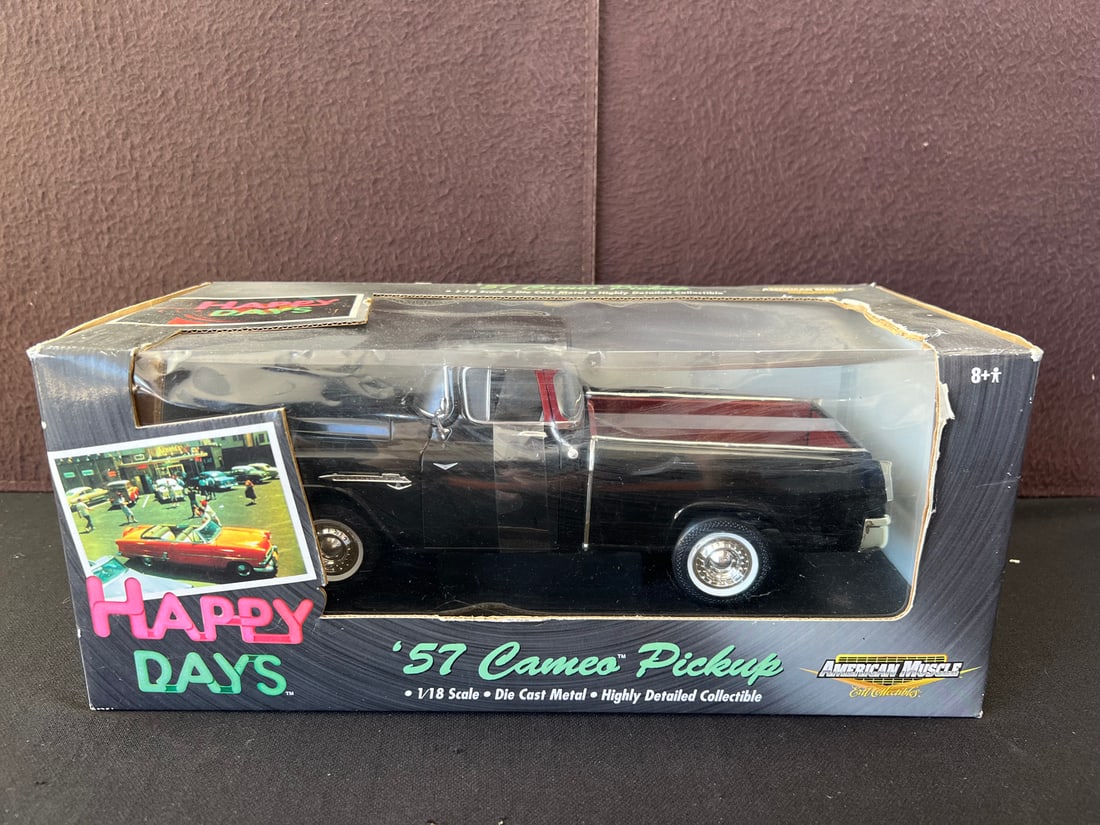 Ertl American Muscle Happy Days '57 Cameo Pickup 1/18 Scale Die Cast Truck: Ertl American Muscle Happy Days '57 Cameo Pickup 1/18 Scale Die Cast Truck