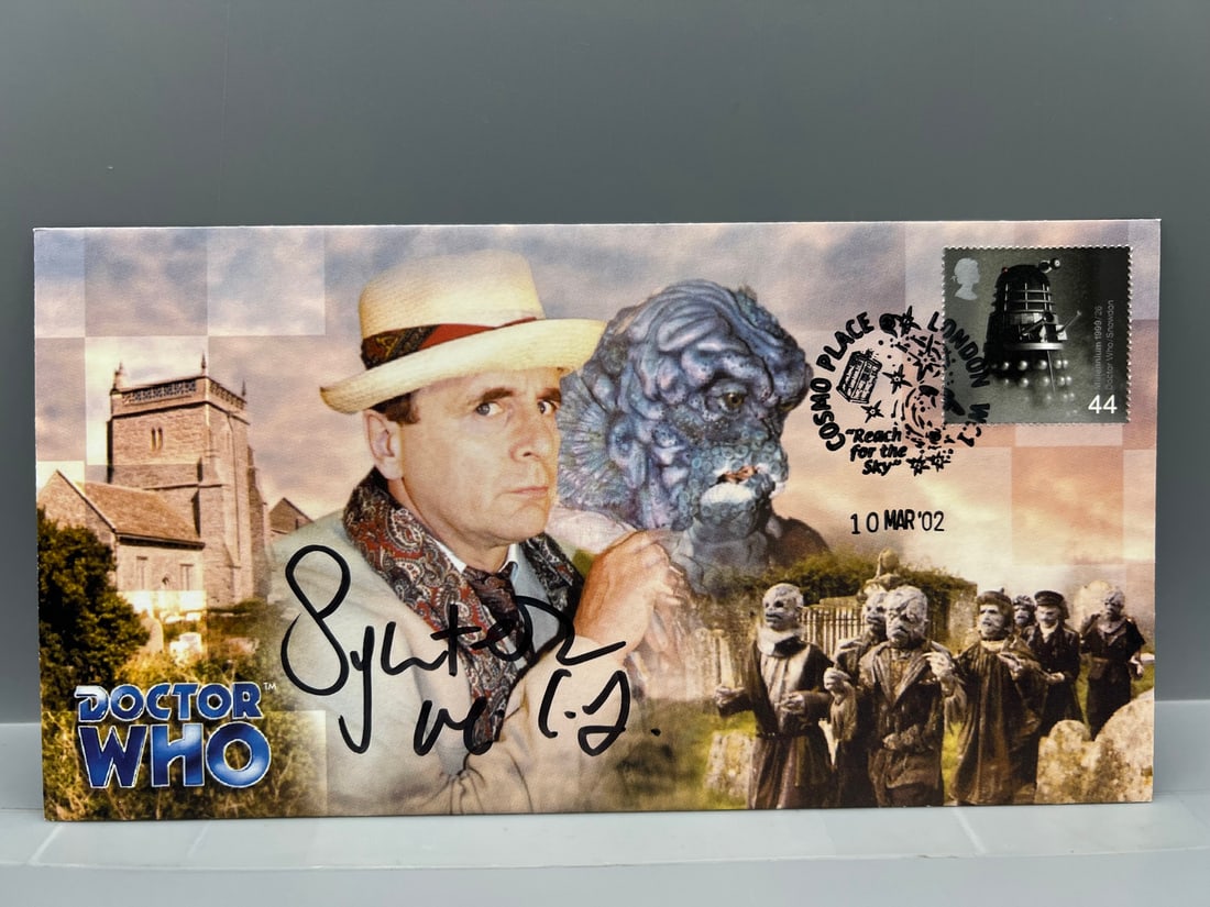 2002 Doctor Who 1st Day Cover Signed by Sylvester McCoy - The 7th Doctor - #111/1000: 2002 Doctor Who 1st Day Cover Signed by Sylvester McCoy - The 7th Doctor - #111/1000