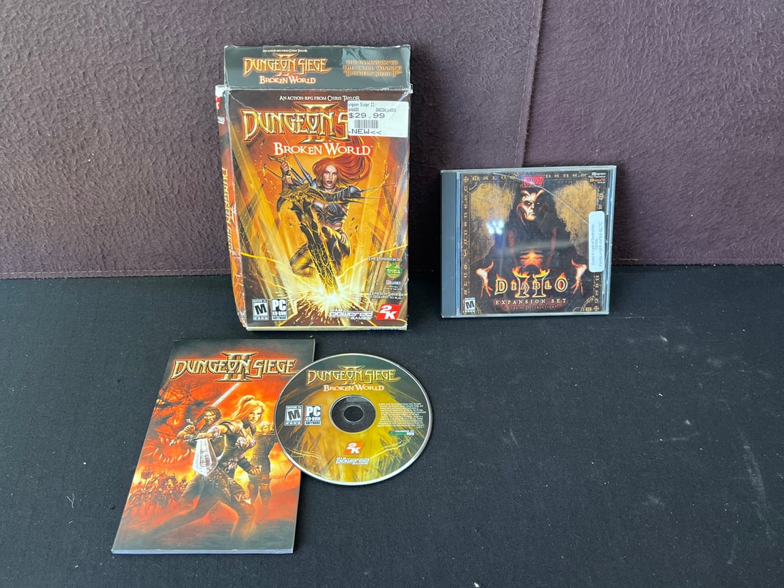 Dungeon Siege: Broken World and Diablo II PC Game Discs: Dungeon Siege: Broken World and Diablo II PC Game Discs