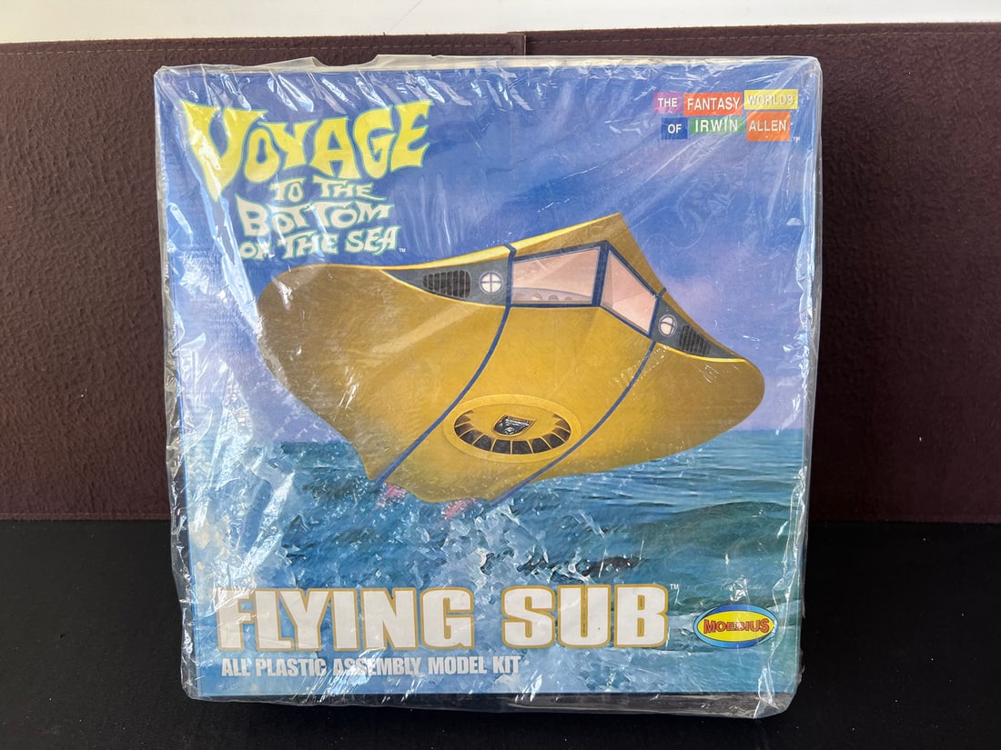 2008 Moebius Voyage to the Bottom of the Sea Flying Sub Model Kit: 2008 Moebius Voyage to the Bottom of the Sea Flying Sub Model Kit