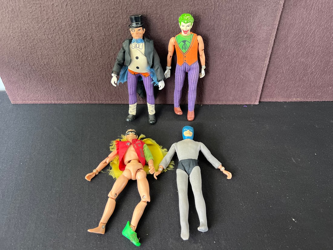 1970s Mego Lot of 4 Action Figures - Batman, Robin, Penguin, Joker (1 of 6)