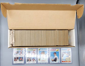 1977 Topps Baseball Complete Set - Appears Mid Grade