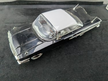 1960 Chevrolet Impala Scale 1/24 Scale, Jada Toys in Plastic Case
