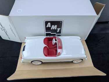 Ertl AMT 1953 Corvette Convertible, Polo White.